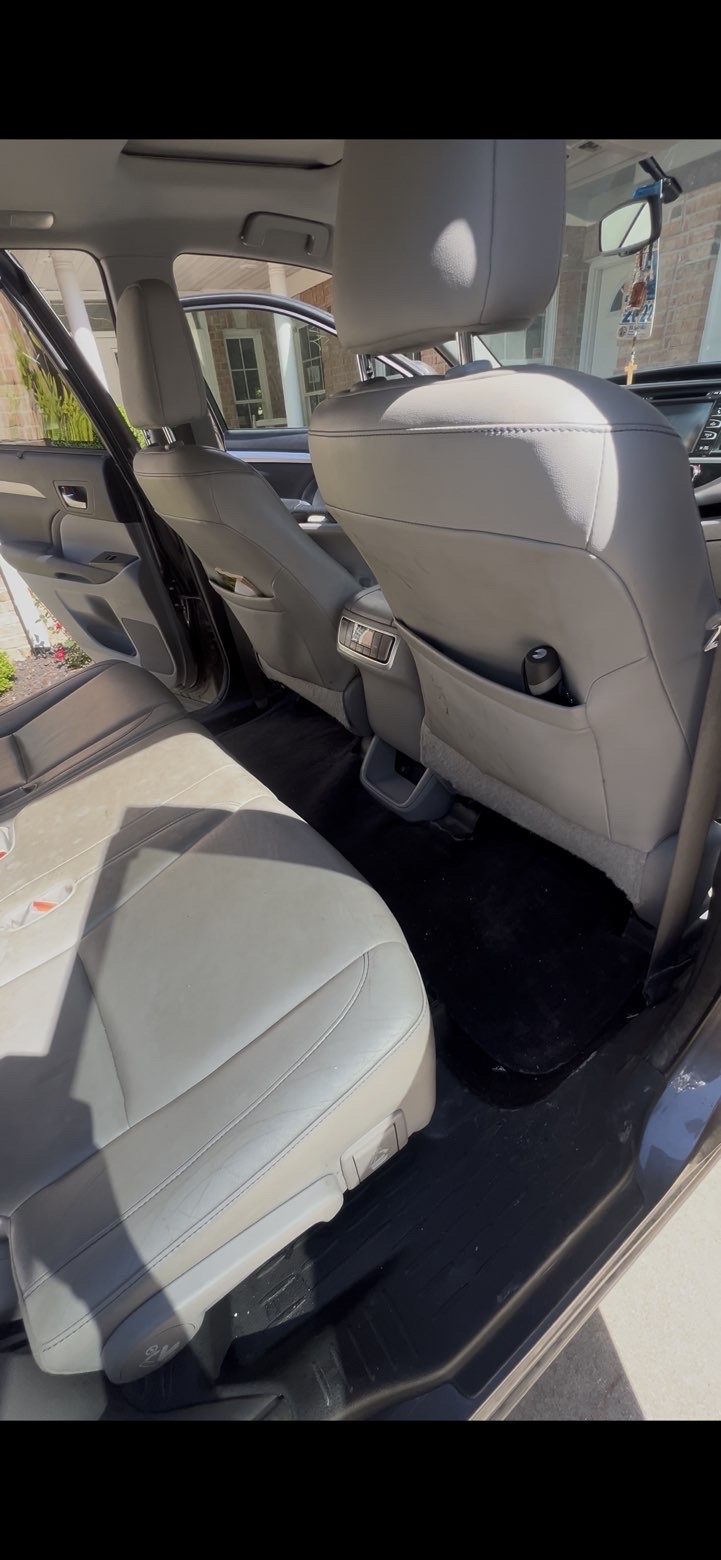 Rear Cabin · Leather Detail